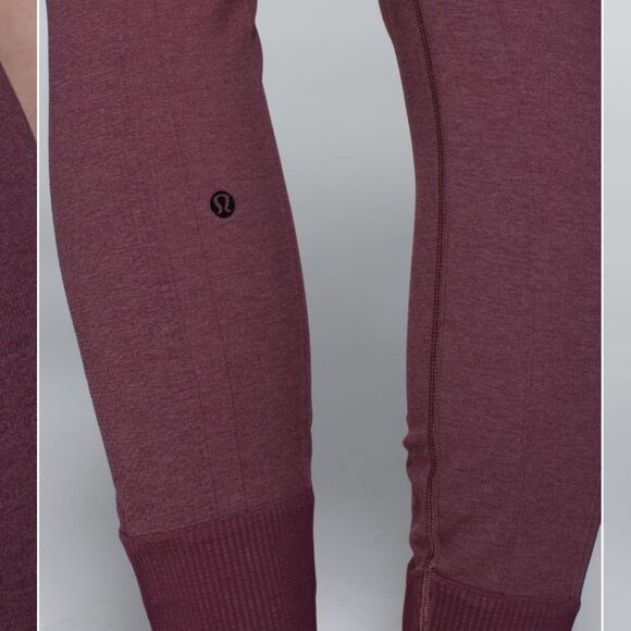 Lululemon Ebb To Street Pant
Heathered Bordeaux Drama leggings - Picture 4 of 7